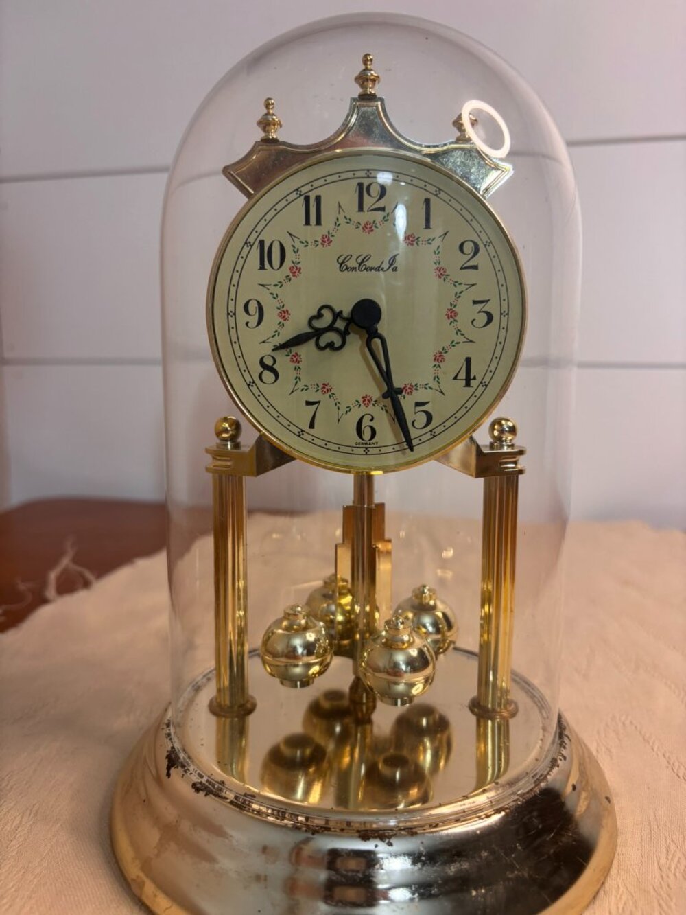 VTG Concordia Quartz Rotating Pendulum Anniversary Dome Clock w/Gold Tone Base - Picture 7 of 12